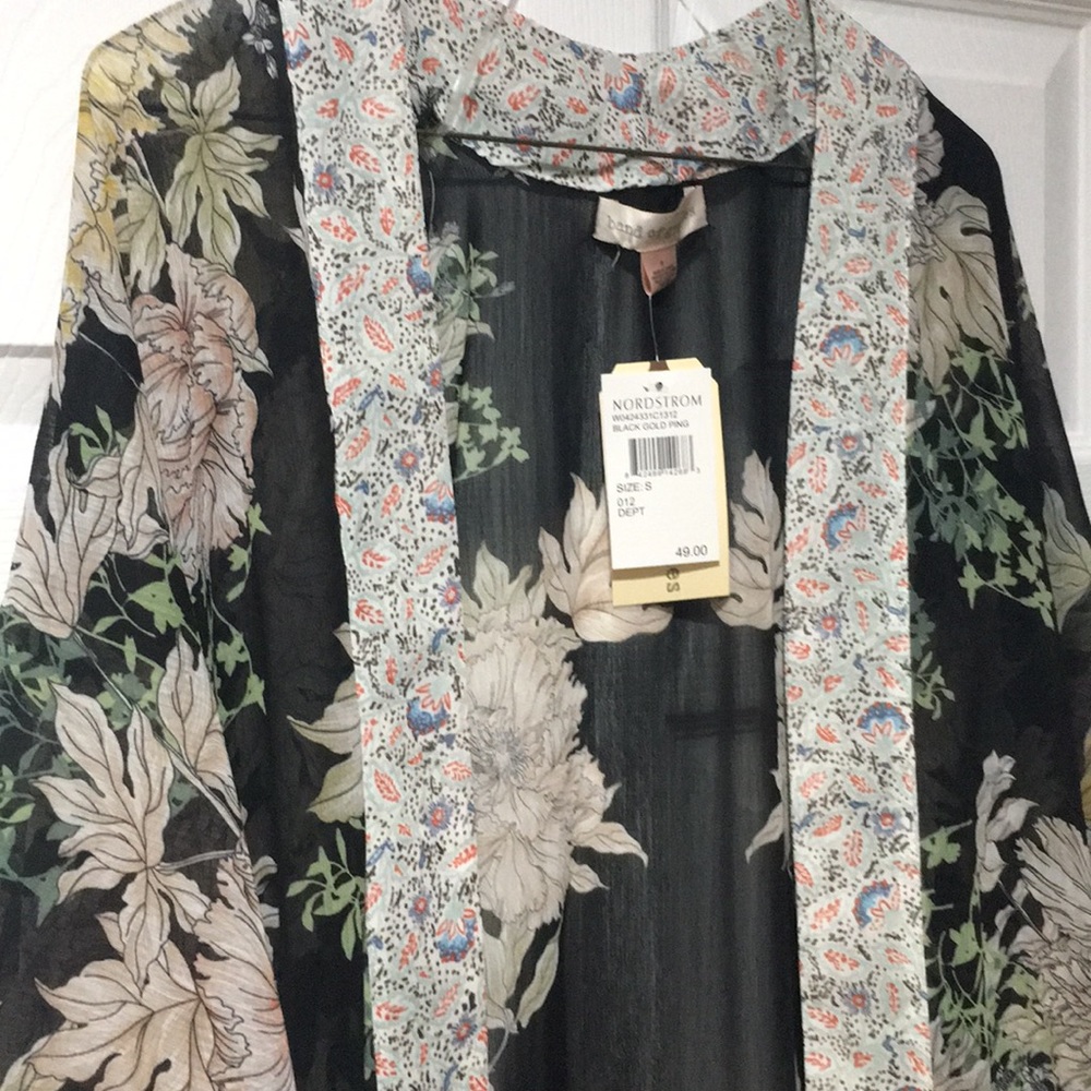 NWT Flowy Floral kimono!